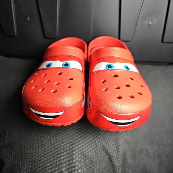 Lightning mcqueen crocs multiple sizes - Picture 3 of 8